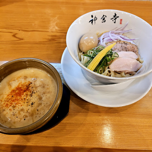 二層泡鶏白湯 神宮寺