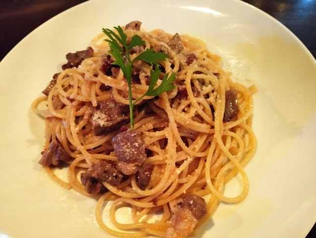 カーニャ - 飲食業