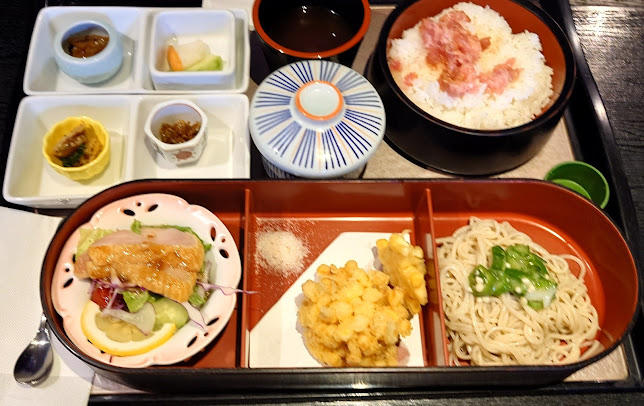 海と大地の旨いもん 旬鮮かぐら - 飲食業