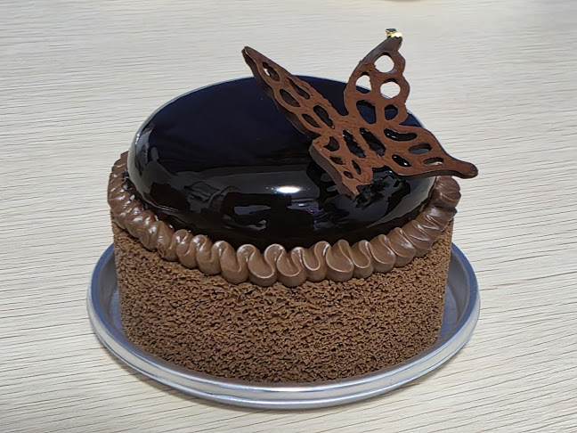 L’AVENUE（ラヴニュー）