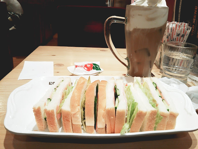 Comentarii opinii despre コメダ珈琲店 エスカ店