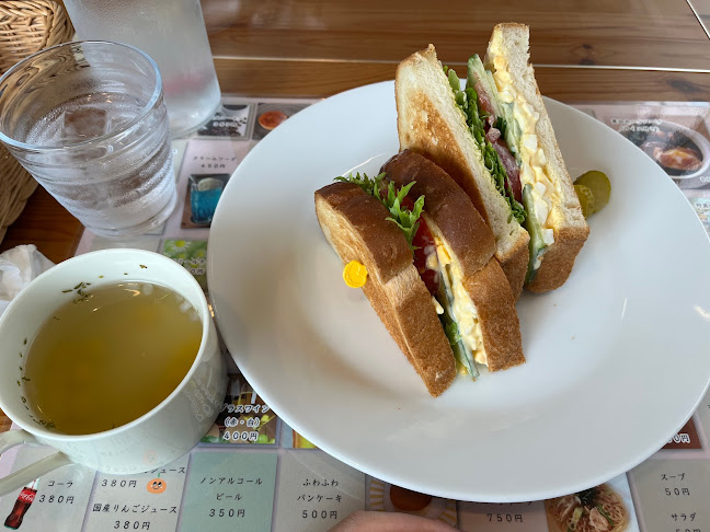 Comentarii opinii despre Clover Cafe