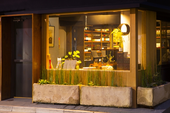 日本ワインショップ遅桜 2階Wine Bar 綺羅星