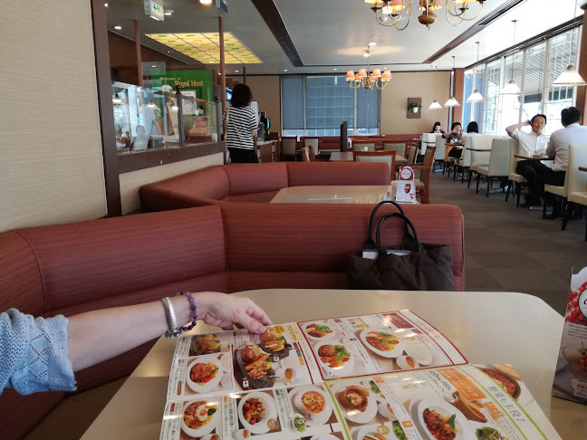 ロイヤルホスト橘通店 - 飲食業