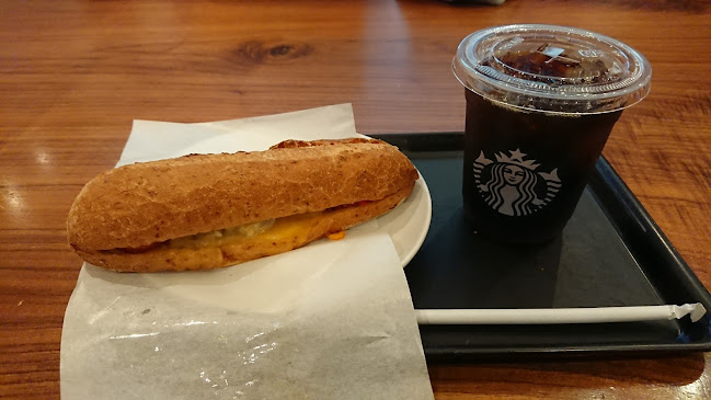 Comentarii opinii despre スターバックス コーヒー 丸の内ビル店