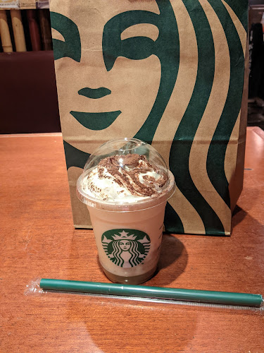 Opinii despre スターバックス コーヒー 北里大学病院店 în 相模原市 - 飲食業