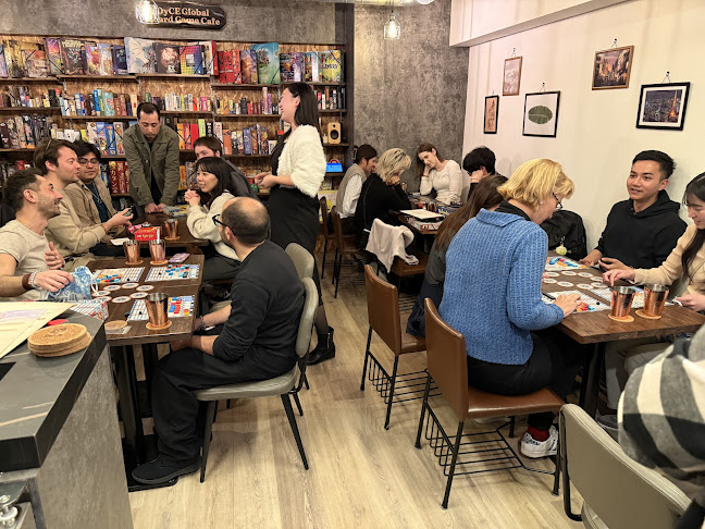 Comentarii opinii despre 秋葉原ボードゲームカフェ - DyCE Global Board Game Cafe & Bar