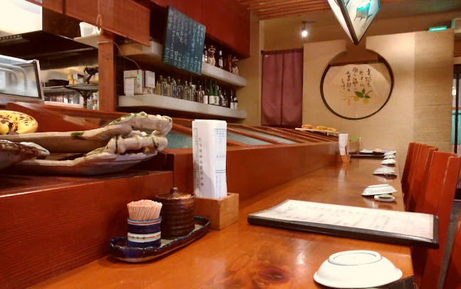 海鮮炉端と寿司 やよい - 飲食業