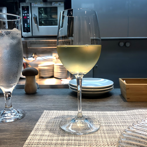 〒541-0057 大阪府大阪市中央区北久宝寺町４丁目２−３ Forum・北久宝寺 1F