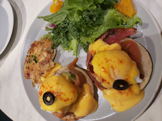 〒530-0017 大阪府大阪市北区角田町３−２５ 梅田エスト １Ｆ