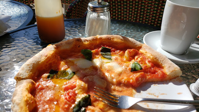 Opinii despre ラ・ベントゥーラ în 練馬区 - 飲食業