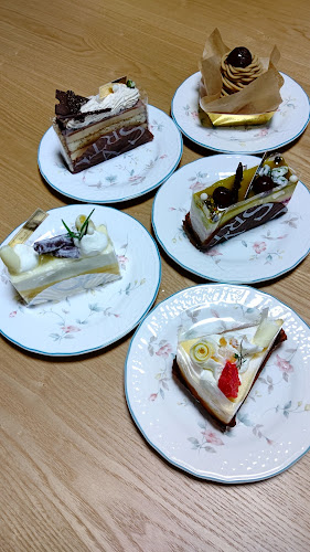 パティスリーストラスブール NOVA店 - 飲食業