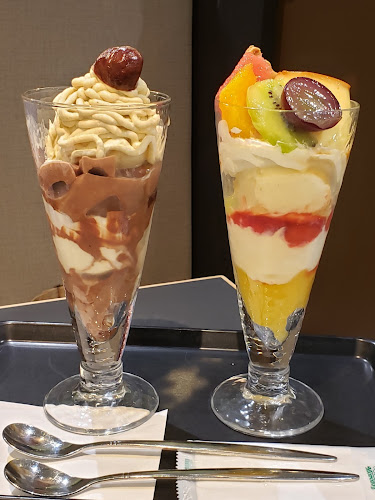 〒650-0044 兵庫県神戸市中央区東川崎町１丁目７−２, サウスモール1階 神戸ハーバーランドumie