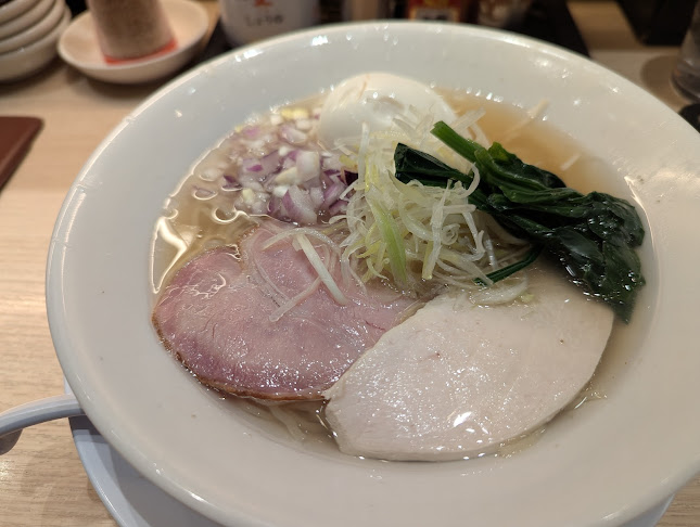 Opinii despre らーめん しおじ în 大阪市 - 飲食業