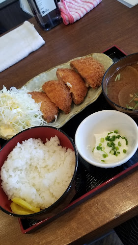 〒590-0971 大阪府堺市堺区栄橋町２丁３−１５ カモシタ