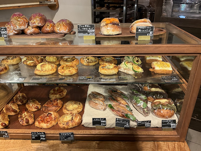 〒810-0044 福岡県福岡市中央区六本松４丁目５−２３