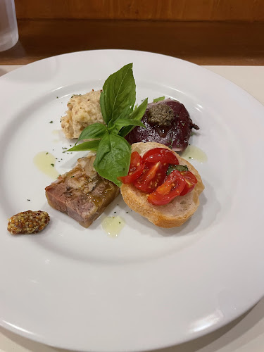 オステリアオルカドーロ