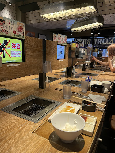 焼肉ライク 新宿西口店 - 飲食業