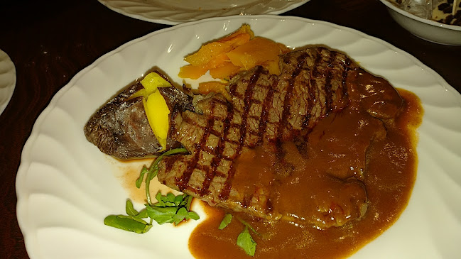 Opinii despre ラツール în 青森市 - 飲食業