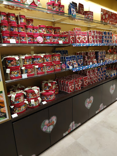 Comentarii opinii despre リンツ ショコラ ブティック アミュプラザ鹿児島店