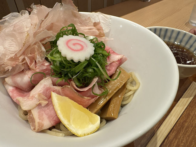 〒730-0032 広島県広島市中区立町５−２