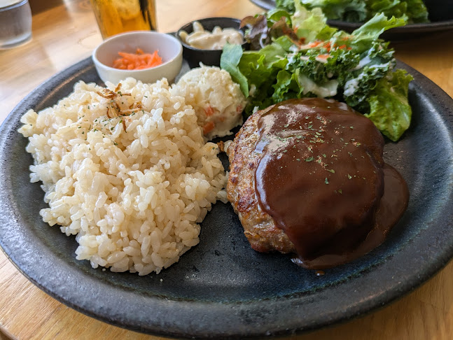 〒010-0001 秋田県秋田市中通７丁目１−２ トピコ 1階