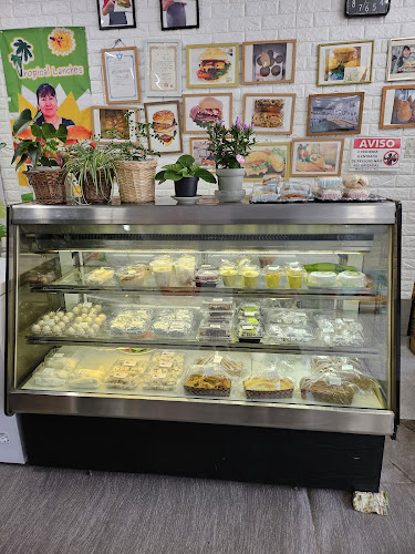 Tropical Lanches - トロピカル ブラジルの食品 - 飲食業