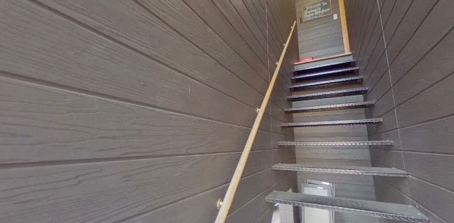 〒740-0018 山口県岩国市麻里布町３丁目１−２３