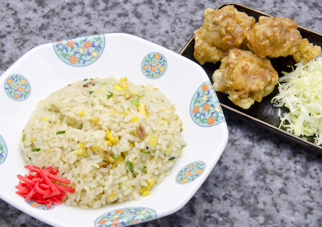 Opinii despre らーめん しおじ în 大阪市 - 飲食業