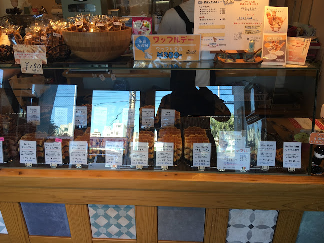 〒900-0023 沖縄県那覇市楚辺１丁目２−７４