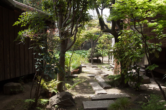 〒710-0055 岡山県倉敷市阿知２丁目１４−１