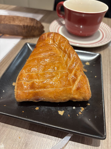 メゾンカイザー 伊勢丹立川店 - 立川市