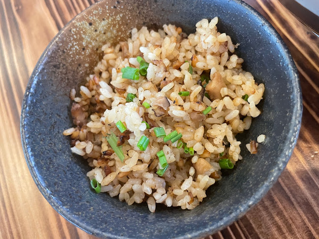 〒904-2142 沖縄県沖縄市登川２丁目１０−１