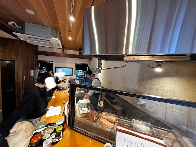 〒101-0051 東京都千代田区神田神保町１丁目４−１７