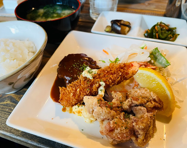 Comentarii opinii despre パーラー ホープ洋装店