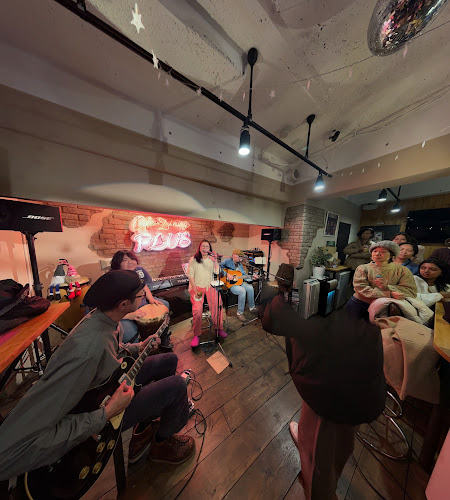 Opinii despre cafe PLUS în 横浜市 - 飲食業