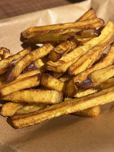 Opinii despre BEER＆GRILLコウベビアハウゼ în 神戸市 - 飲食業