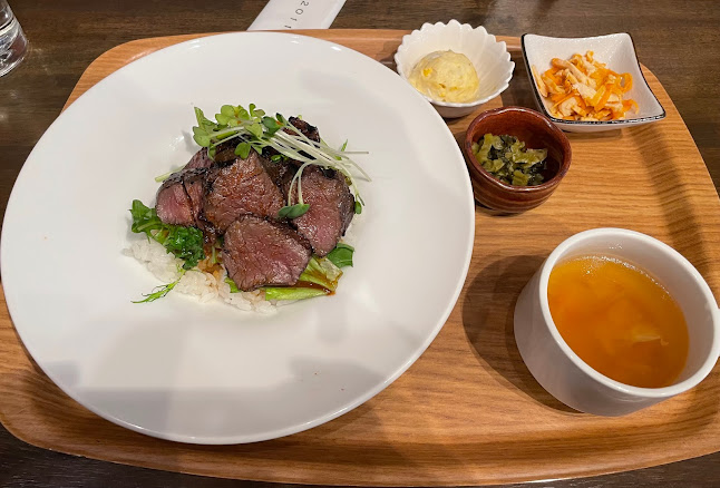 〒670-0914 兵庫県姫路市豆腐町２２２ ピオレ姫路 ごちそう館 1F