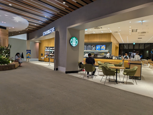 Comentarii opinii despre スターバックス コーヒー 名古屋則武新町1階店