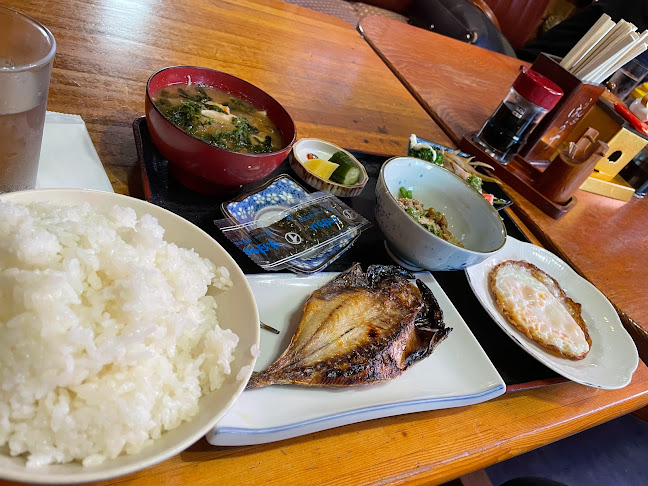 〒415-0022 静岡県下田市二丁目８−３