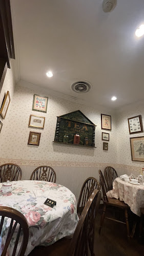 Opinii despre スリーチムニーズ în 大阪市 - 飲食業