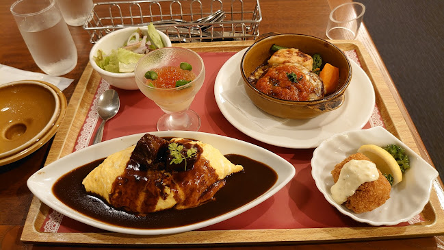 Opinii despre ロイヤルホスト橘通店 în 宮崎市 - 飲食業