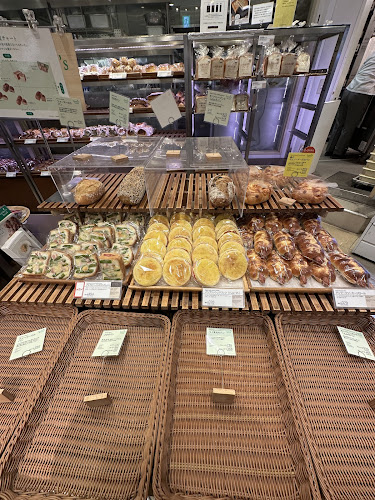 〒108-0074 東京都港区高輪３丁目２６−２７ エキュート品川サウス 内