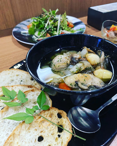 〒286-0033 千葉県成田市花崎町５３１−４ 金澤ビル 2F