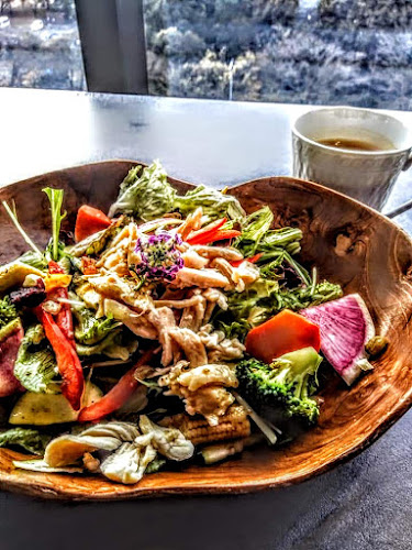 〒190-0014 東京都立川市緑町３−１