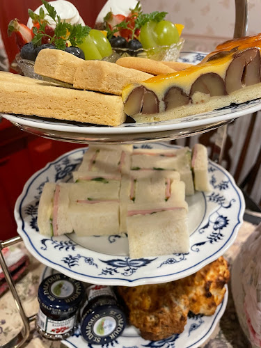 Opinii despre スリーチムニーズ în 大阪市 - 飲食業