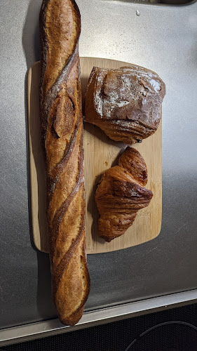 Opinii despre ブーランジェリー オンニ în 横浜市 - 飲食業