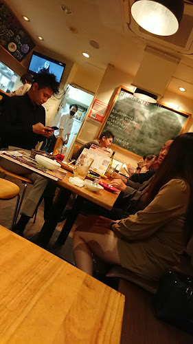 京橋ワインとイタリアン フィンガーファイブ - 飲食業