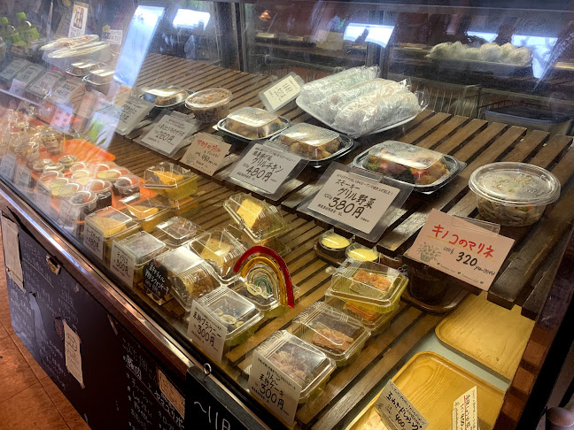 ベーカリーカフェブラッサム - 飲食業