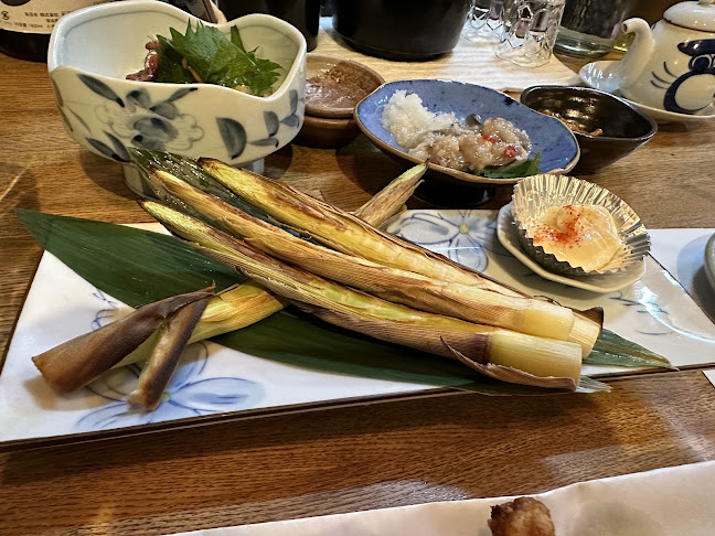 〒030-0802 青森県青森市本町２丁目４−２